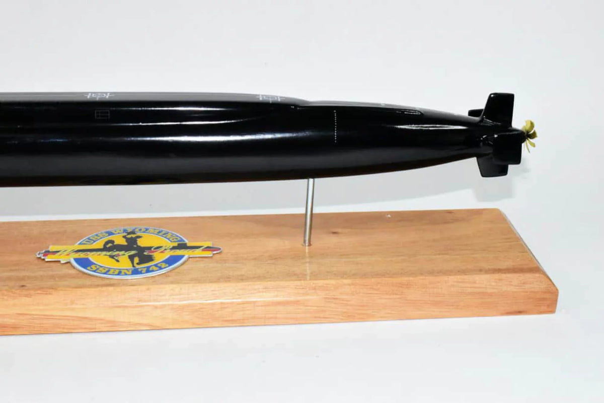 Model Hull),Navy,Scale Class (Black Submarine inch,Ohio USS Model,Mahogany,20 SSBN-742 Wyoming