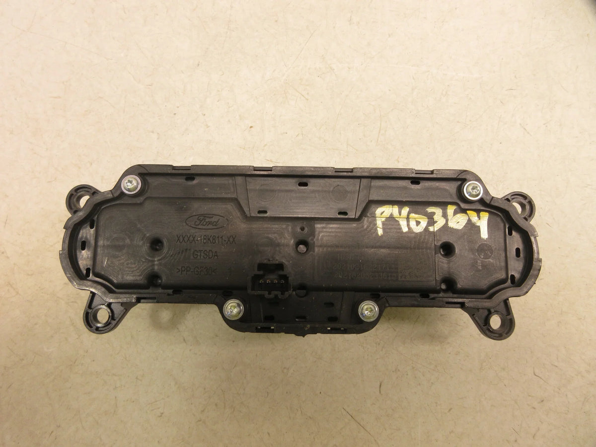 Connect 21 Pre-Owned Control 6.5" Radio Screen 19 Panel Audio LKQ Ford Transit 20 OEM (Good)