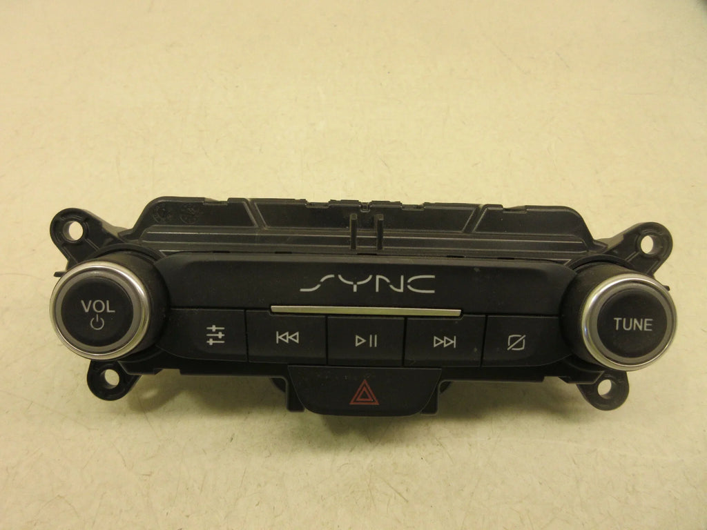 Connect 21 Pre-Owned Control 6.5" Radio Screen 19 Panel Audio LKQ Ford Transit 20 OEM (Good)