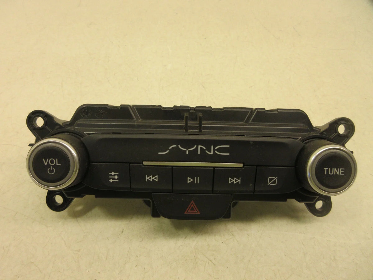 Connect 21 Pre-Owned Control 6.5" Radio Screen 19 Panel Audio LKQ Ford Transit 20 OEM (Good)