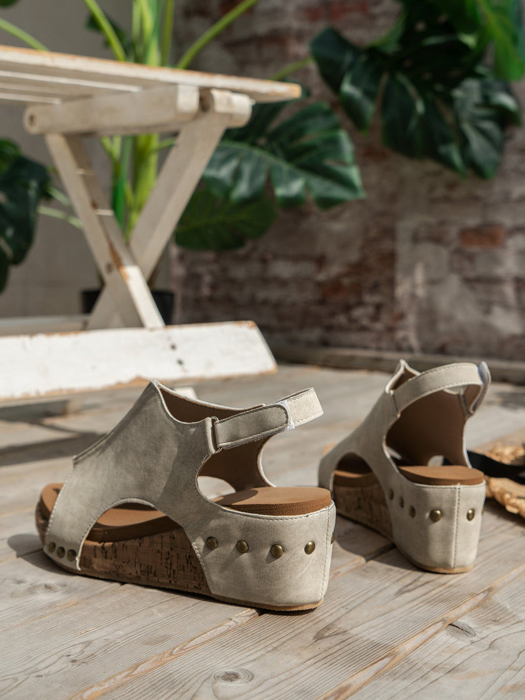 Vintage Leather Sandals Stitching Wedge Gray Studded