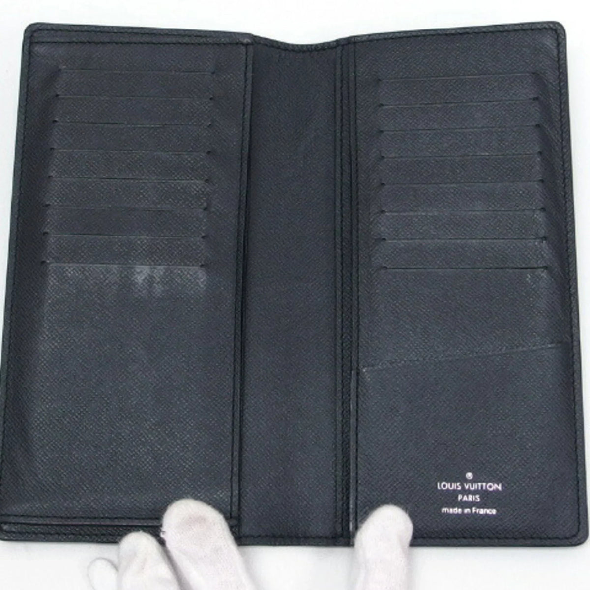 Vuitton (Good) Taiga Long Black Billfold Wallet Louis Pre-Owned Bifold