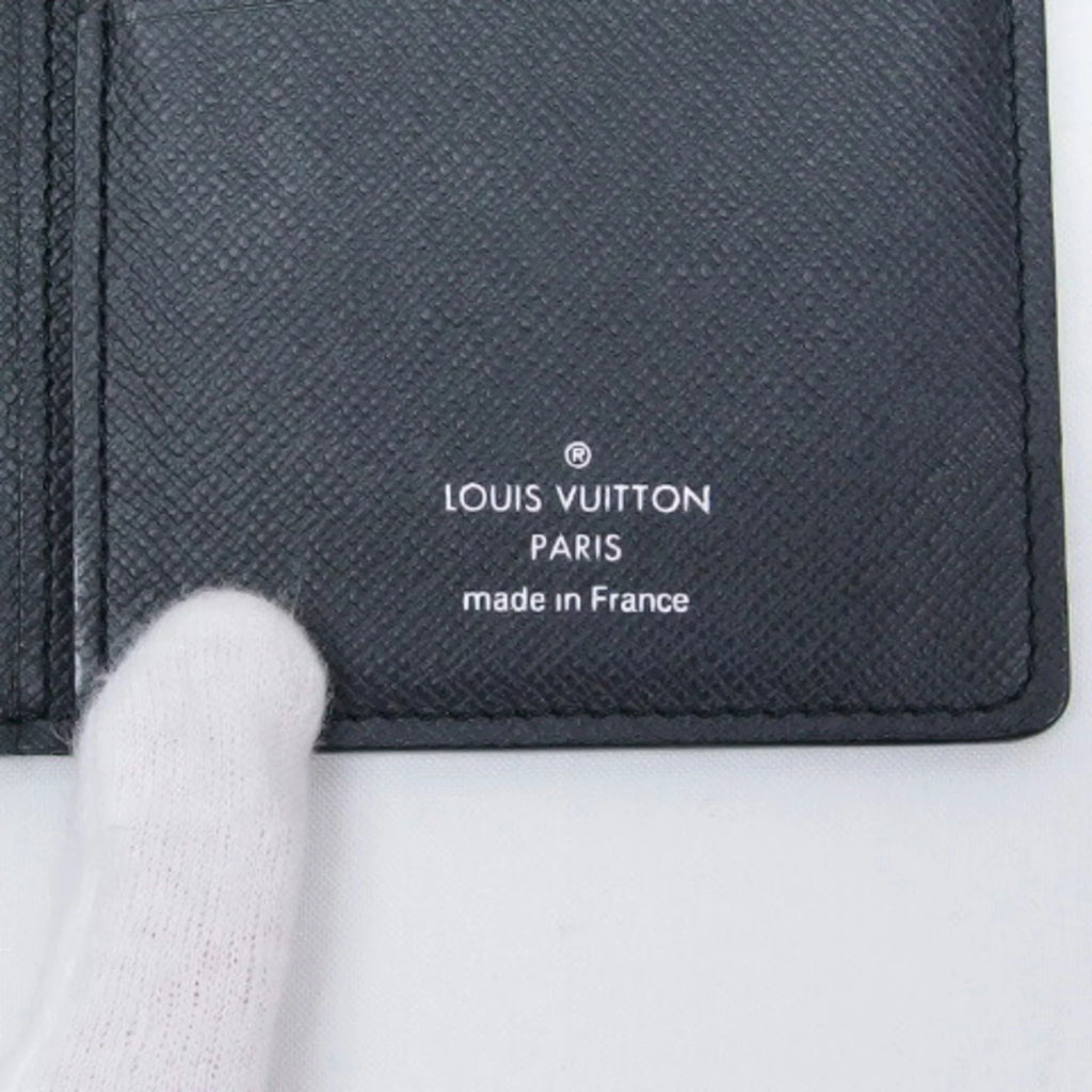 Vuitton (Good) Taiga Long Black Billfold Wallet Louis Pre-Owned Bifold